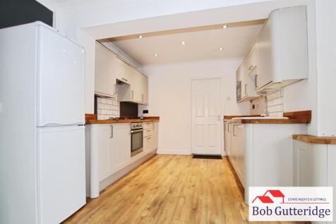 FITTED KITCHEN / DINING ROOM