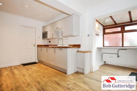 FITTED KITCHEN / DINING ROOM