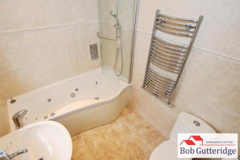 GROUND FLOOR BATHROOM