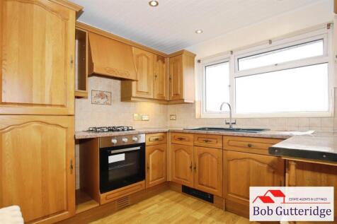 FITTED KITCHEN