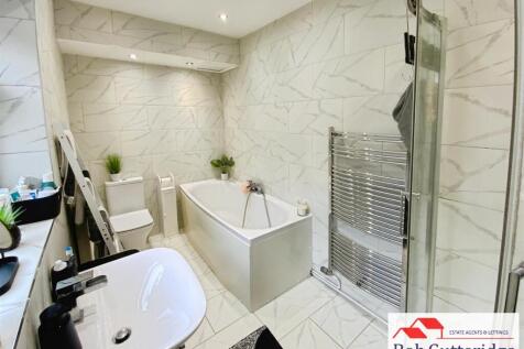 LUXURY GROUND FLOOR BATHROOM