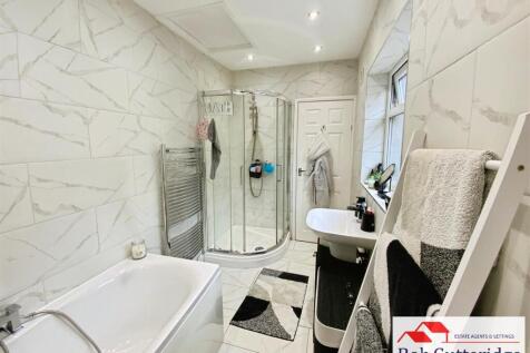 LUXURY GROUND FLOOR BATHROOM
