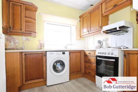 FITTED KITCHEN