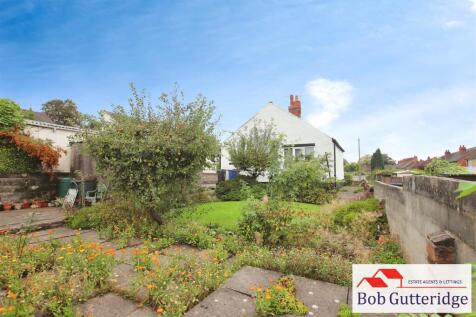 ENCLOSED REAR GARDEN