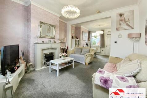 LOUNGE / DINING ROOM