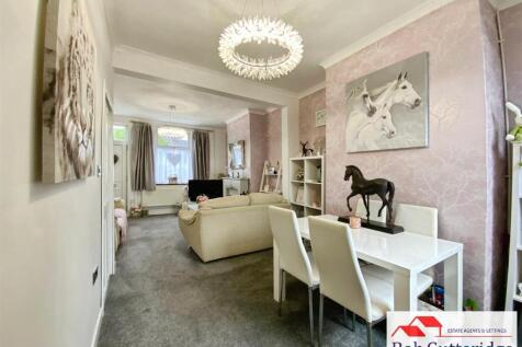LOUNGE / DINING ROOM