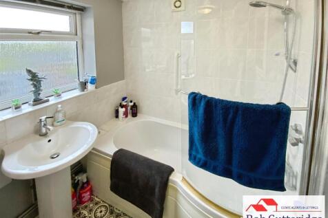 GROUND FLOOR BATHROOM