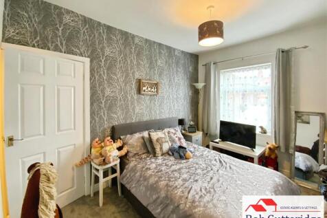 BEDROOM TWO (FRONT)