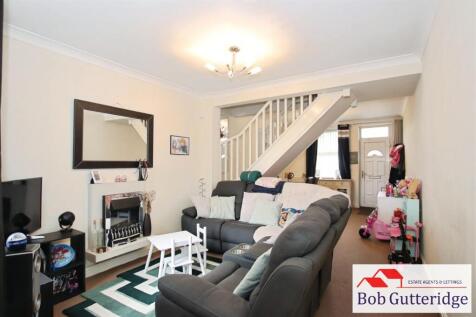 THROUGH LOUNGE / DINING ROOM