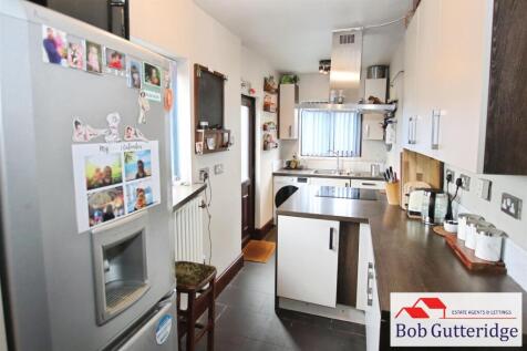 FITTED KITCHEN