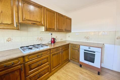 FITTED KITCHEN