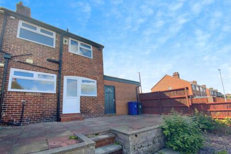 REAR ENCLOSED GARDEN