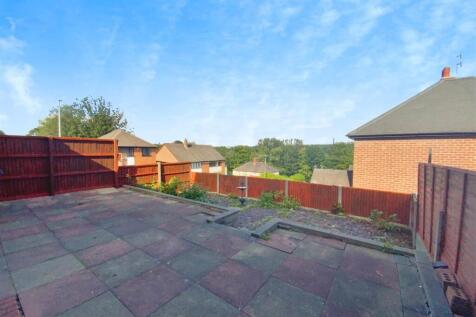 REAR ENCLOSED GARDEN