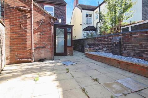 ENCLOSED REAR YARD