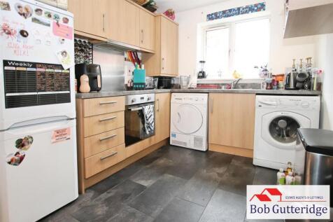 OPEN PLAN FITTED KITCHEN / LOUNGE DINER