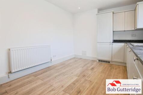 FITTED KITCHEN / DINER