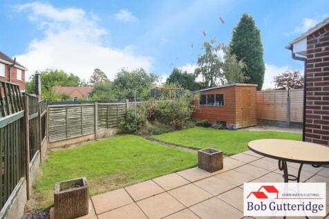 ENCLOSED REAR GARDEN