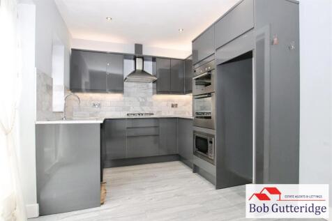 OPEN PLAN FITTED KITCHEN/DINING ROOMN