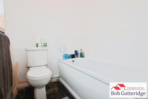 GROUND FLOOR BATHROOM