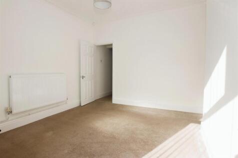 BAY FRONTED LOUNGE