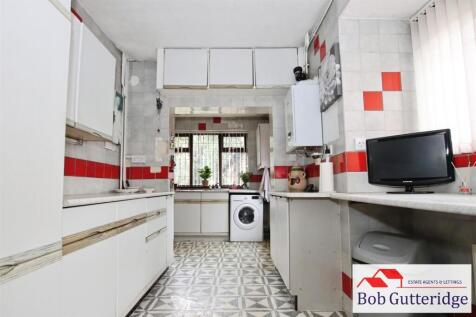 FITTED KITCHEN