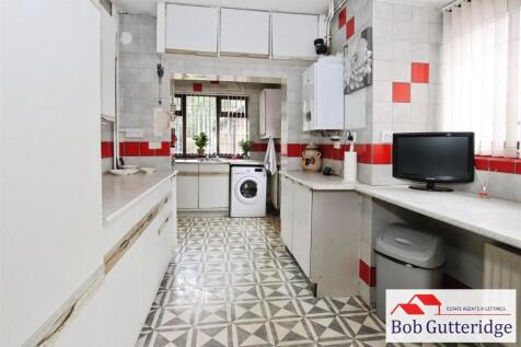 FITTED KITCHEN