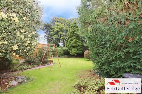 ENCLOSED REAR GARDEN