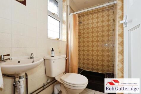 GROUND FLOOR SHOWER ROOM