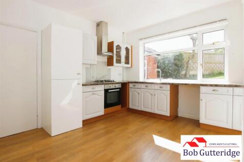 FITTED KITCHEN / DINING ROOM