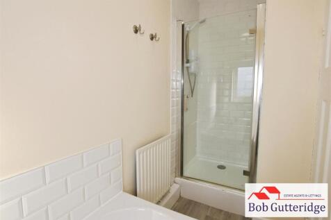 GROUND FLOOR BATHROOM