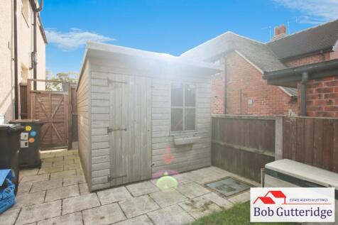 ENCLOSED REAR GARDEN