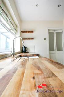 LUXURY FITTED KITCHEN