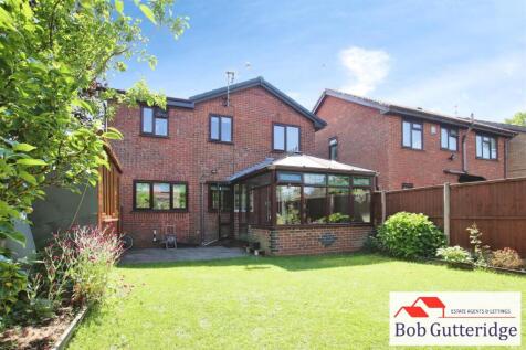 ENCLOSED REAR GARDEN