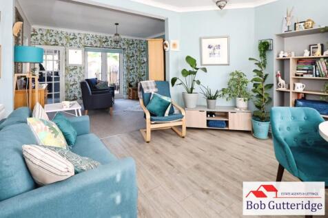 OPEN PLAN THROUGH LOUNGE / DINER