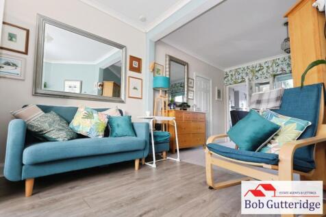 OPEN PLAN THROUGH LOUNGE / DINER