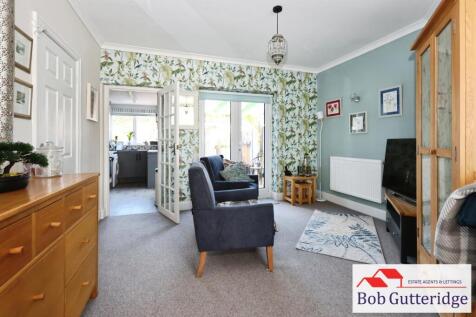 OPEN PLAN THROUGH LOUNGE / DINER