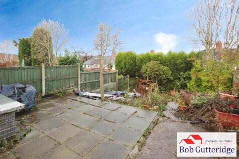 ENCLOSED REAR GARDEN