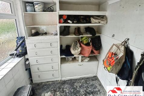 STORE ROOM (FORMER GARAGE)