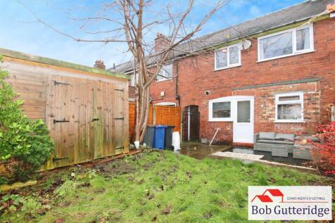 ENCLOSED REAR GARDEN