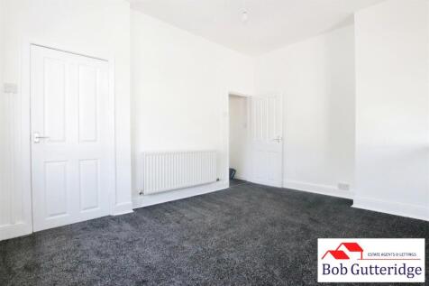 OPEN PLAN FITTED KITCHEN/LOUNGE DINER