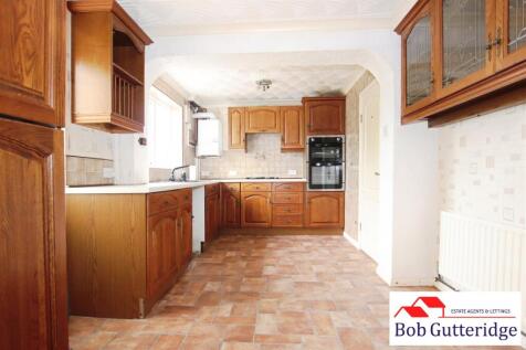 EXTENDED FITTED KITCHEN / BREAKFAST ROOM