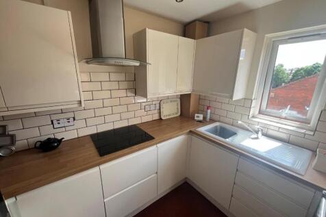 Kitchen 2.jpg