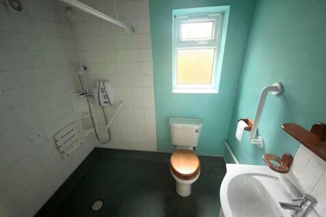 Shower room.jpg
