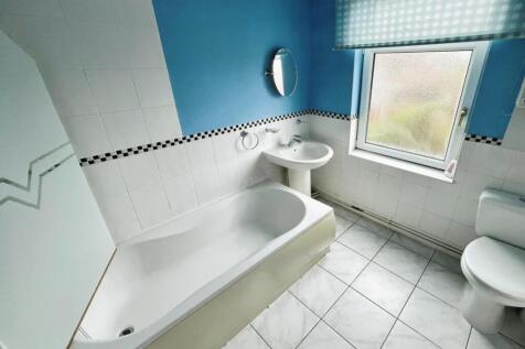05f5c0f1-Bathroom.jpg