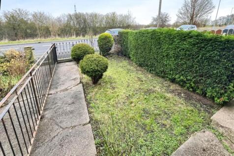 bd13b52d-Front 20garden.jpg