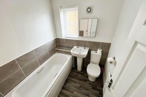 e02a6a6e-Bathroom.jpg