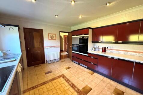 Kitchen 1.jpg