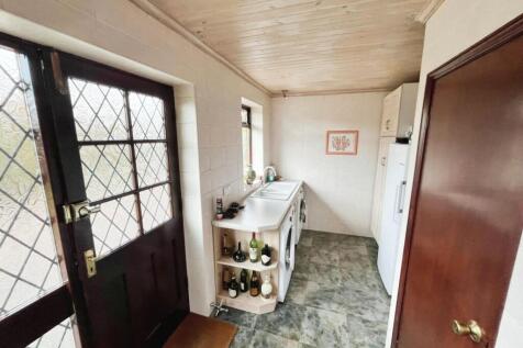 c0ec56b0-Utility 20room.jpg