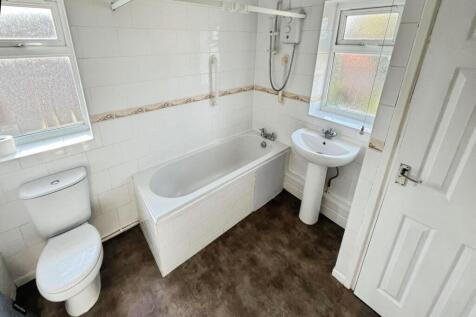 e6eb0357-Bathroom.jpg