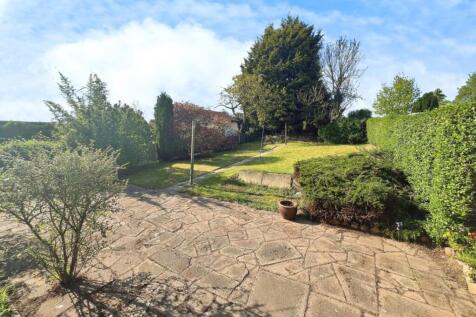 06f090f5-Rear 20garden.jpg